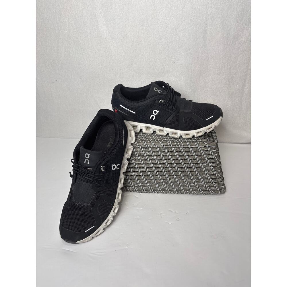 ON CLOUD 5 Womens Running Shoes Black Size 8